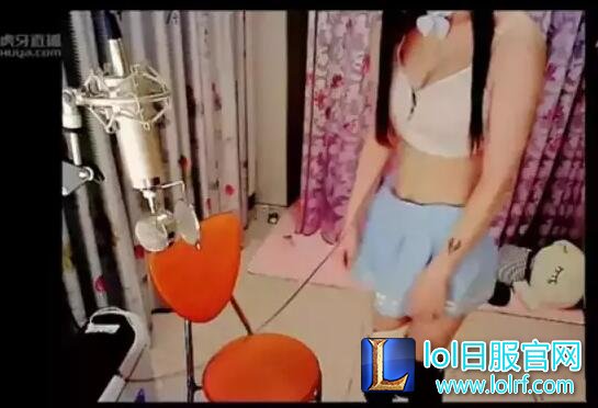 虎牙妃妃直播脱内裤露屁股 热舞真空掉裙子 