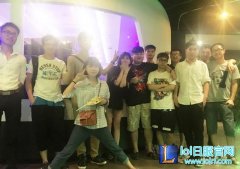 女主播卡卡办生日聚会 经纪人到场全程陪同,lol日服注册