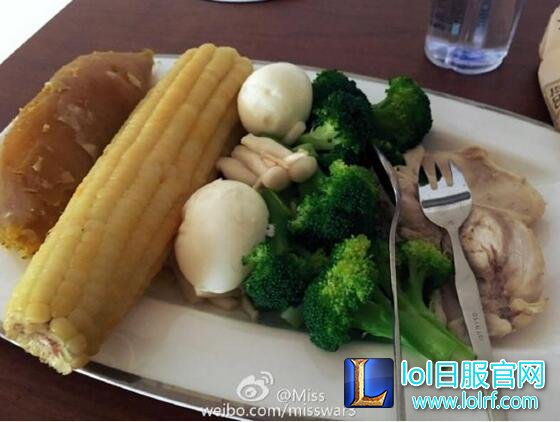 甜心主播Miss晒健康午餐 评论全是污段子