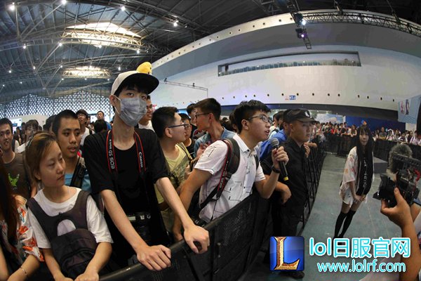 B-world惊现LOL惨案:七尺大汉被萌娘打爆!