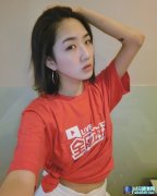 电竞周冬雨微博送iPhone8 网友的关注点却不是手机,lol日服