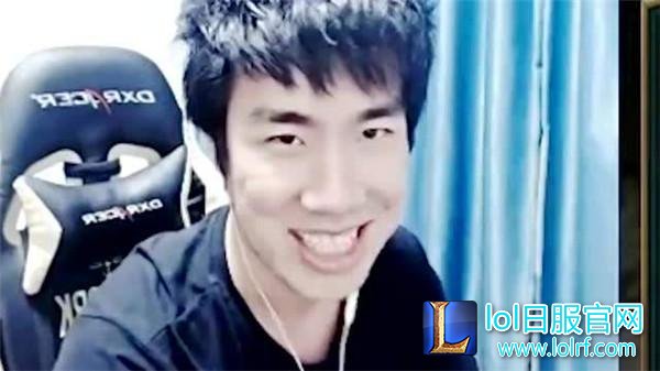 骚男爆料腾讯内部有矛盾:LOL和王者荣耀不让一起播!