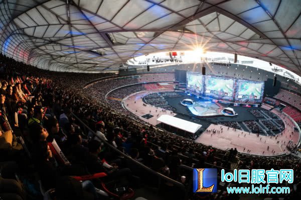 激动人心！2017LOL职业赛事观赛人次突破100亿